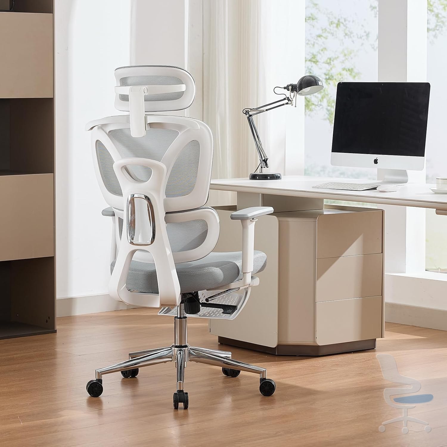 Silla de oficina ergonómica de malla Garvee con reposabrazos y reposapiés 3D – Soporte lumbar/cabeza ajustable, 120 ° Reclinable, Soporta 136 kg, Ideal para Oficina en Casa — 1